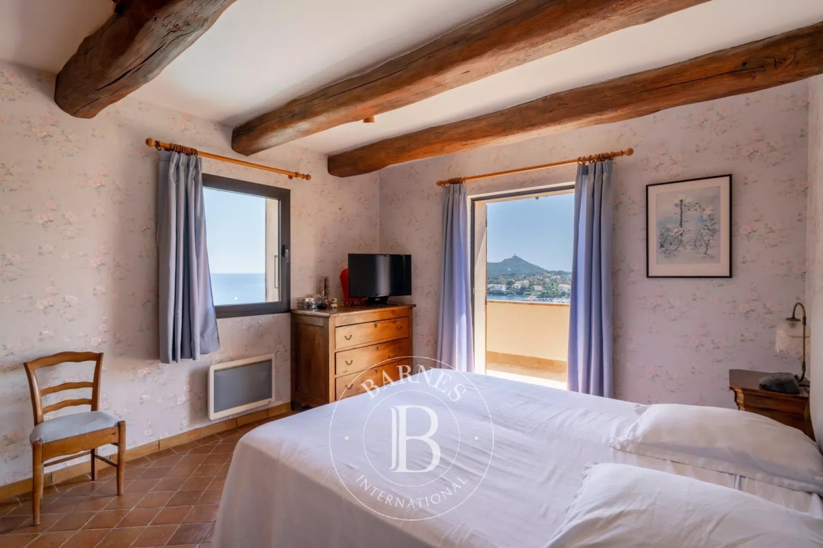Maison de luxe à vendre à Saint-Raphaël, 1 950 000 €, Photo 5
