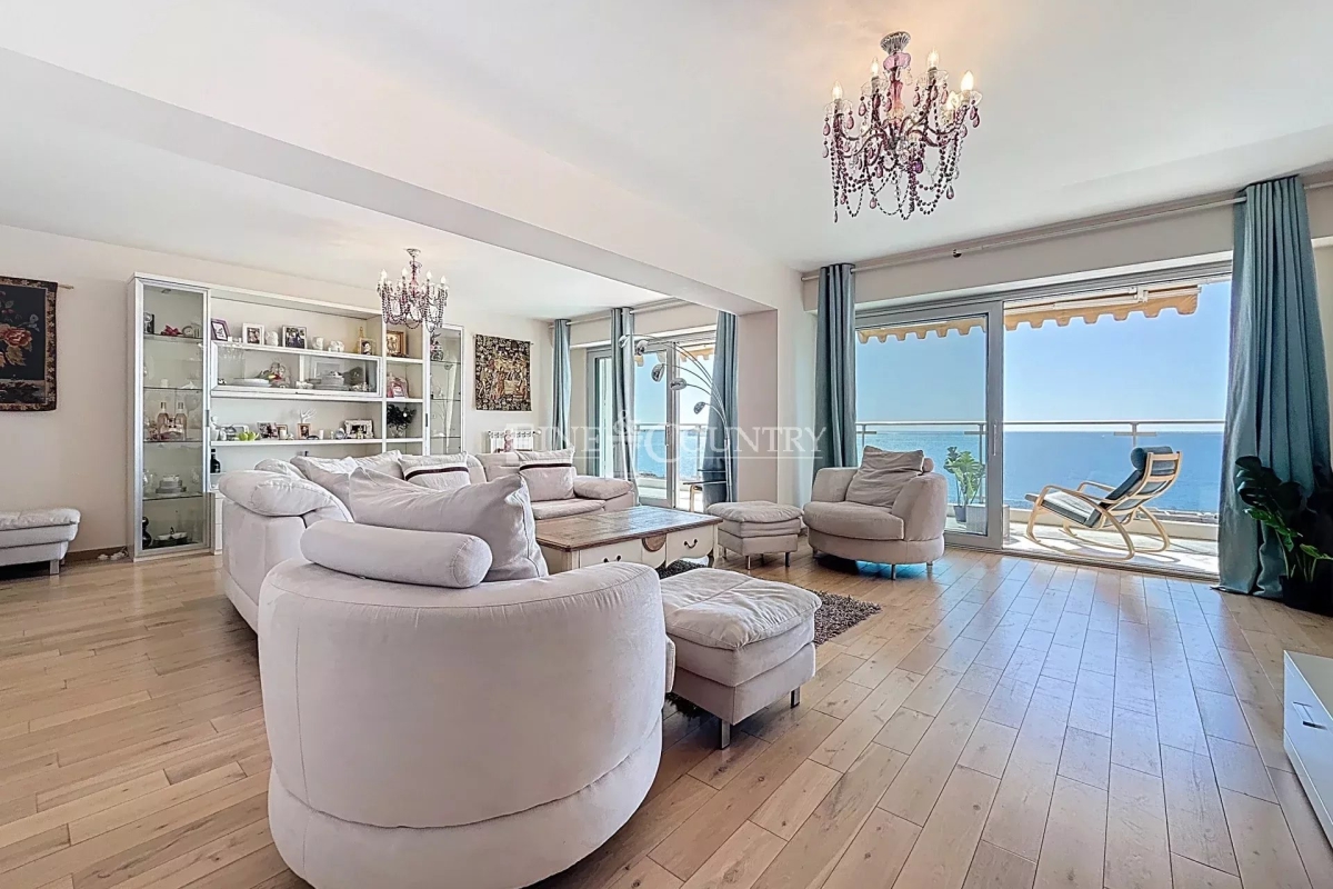 Luxury Apartment for sale in Cannes la Bocca, 1 600 000 €, Photo 2