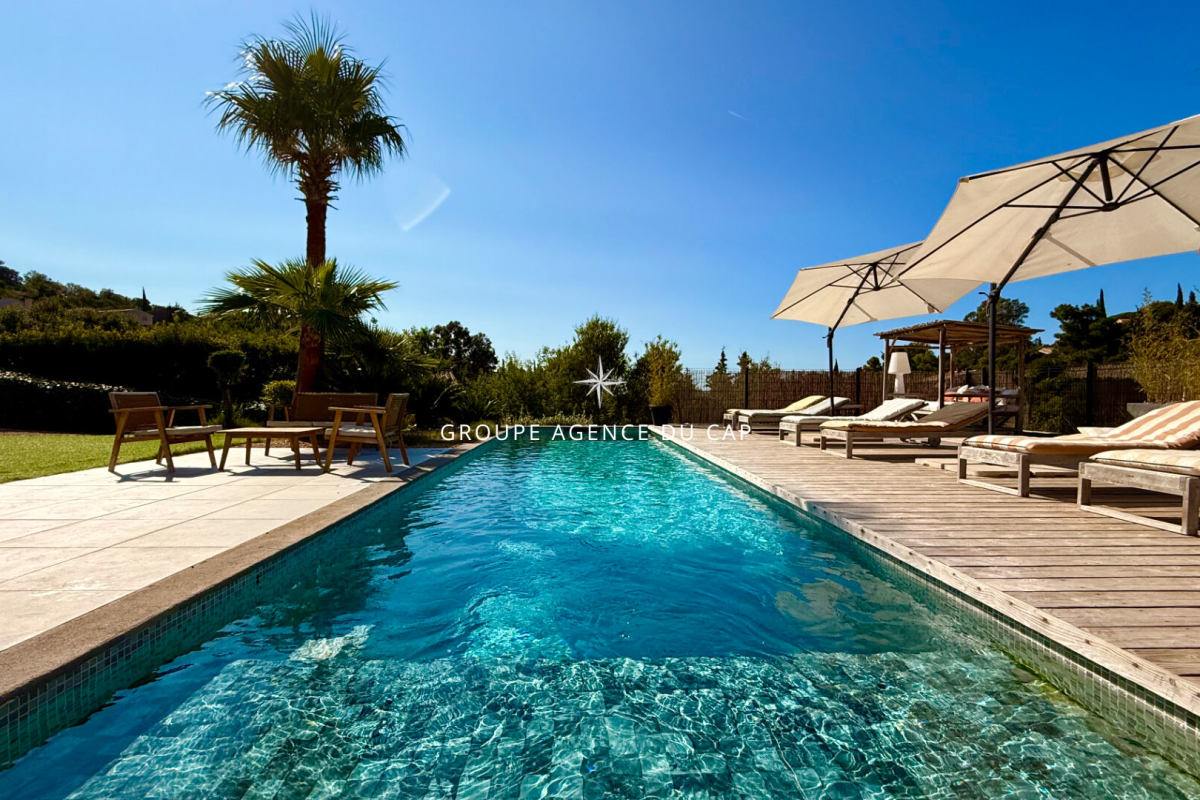 Maison de luxe à vendre à Les Issambres, 1 595 000 €, Photo 1