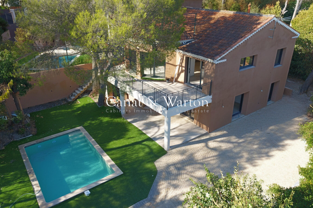 Maison de luxe à vendre à Saint-Raphaël, 910 000 €, Photo 1