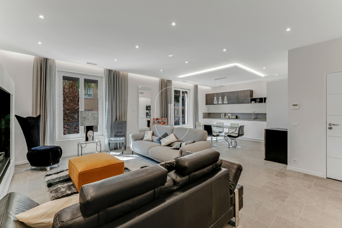 Appartement de luxe à vendre à Sainte-Maxime, 790 000 €, Photo 2