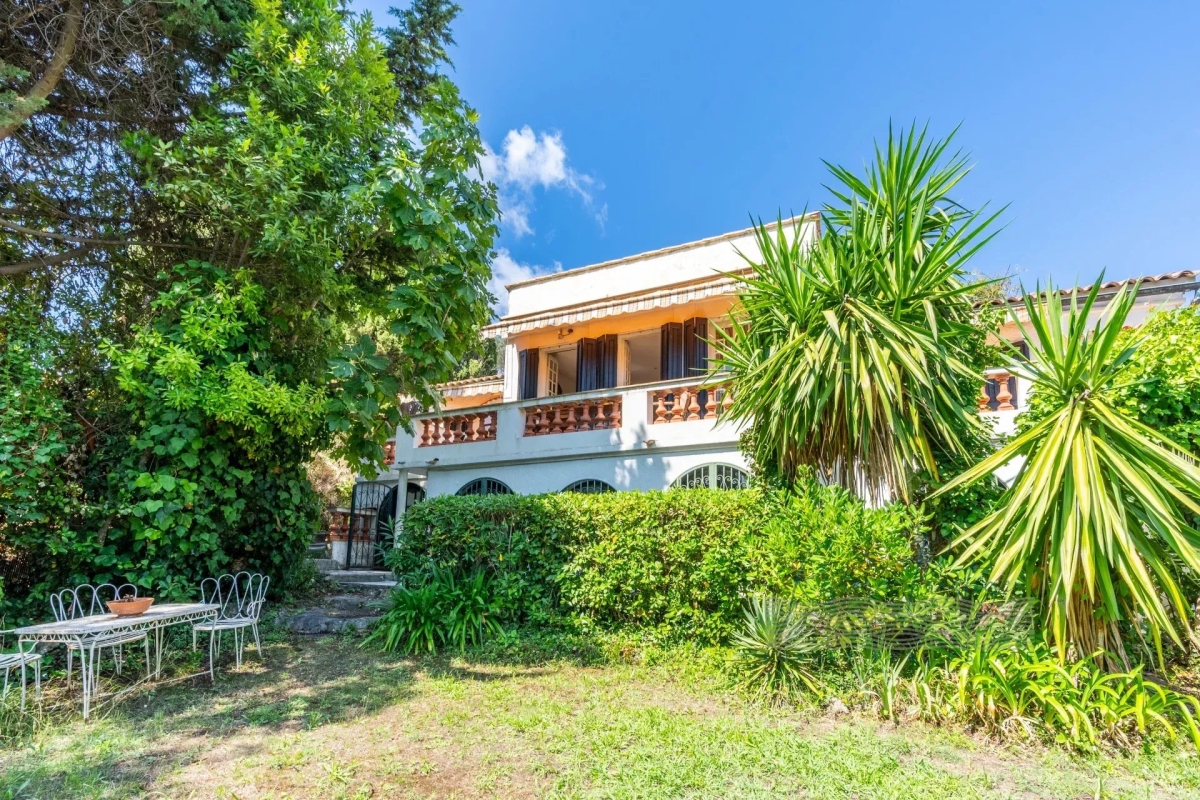 Maison de luxe à vendre à Antibes, 850 000 €, Photo 1