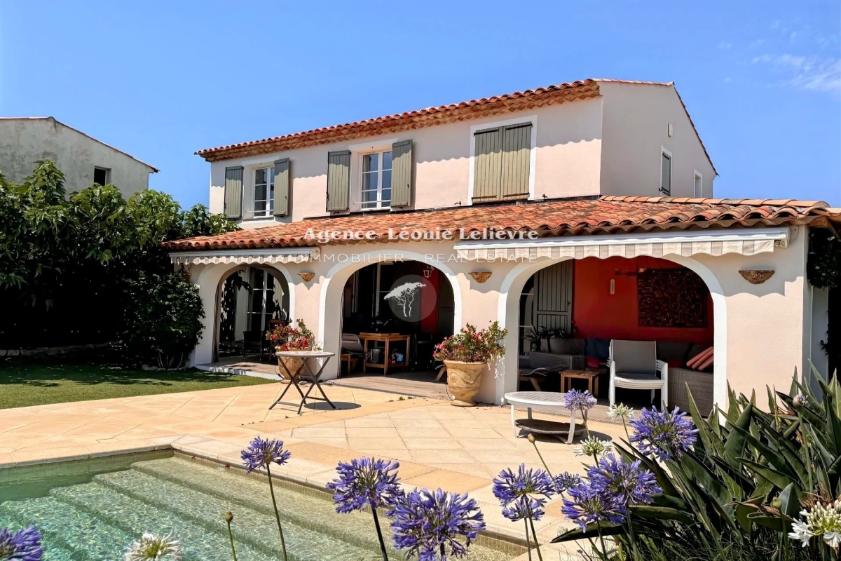 Luxury House for sale in Les Issambres, 1 285 000 €, Photo 1