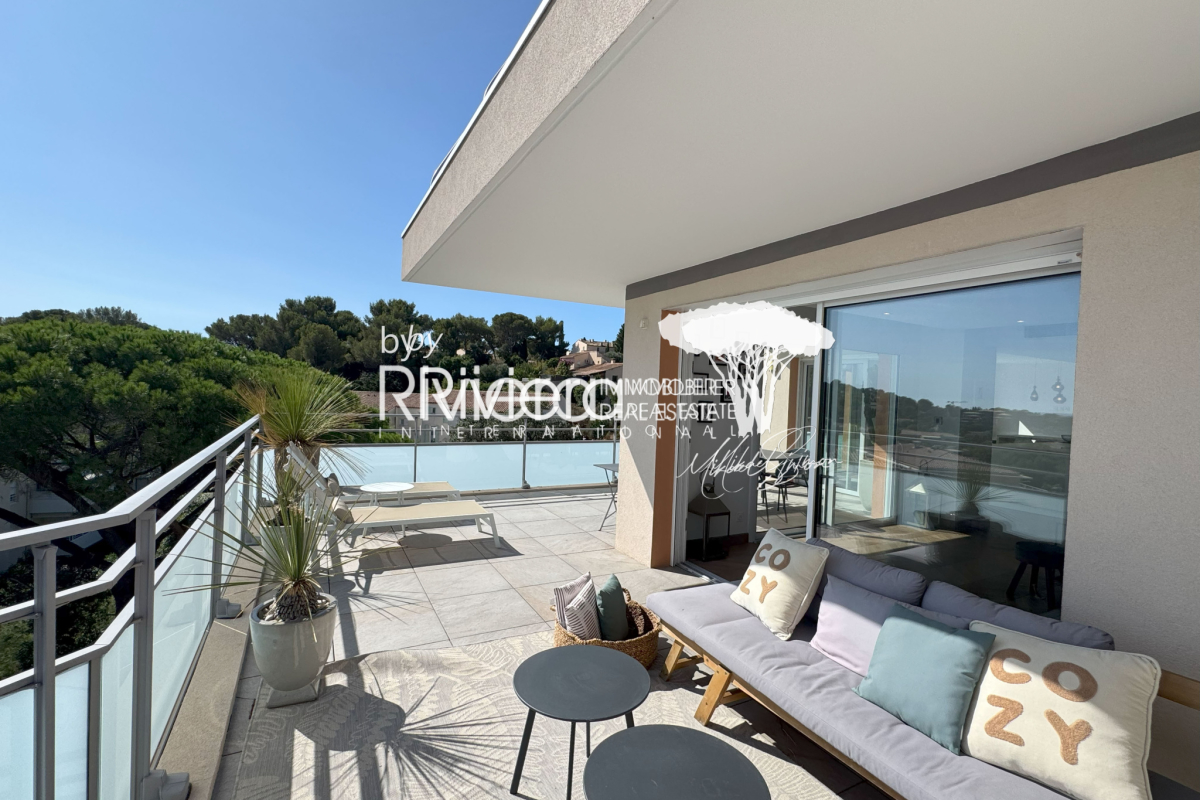 Luxury Apartment for sale in Cavalaire-sur-Mer, 1 404 000 €, Photo 7