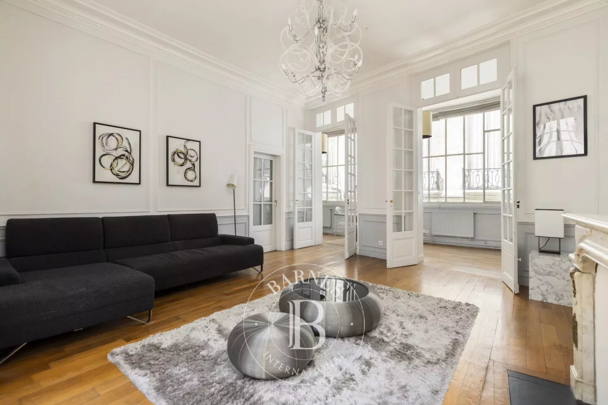 Luxury Apartment for sale in Paris 6Ème, 1 500 000 €, Photo 1