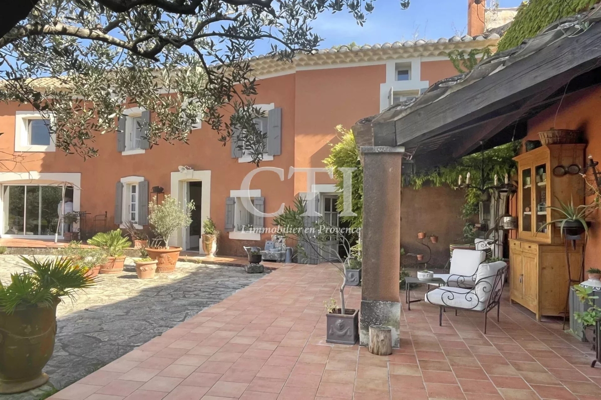 Maison de luxe à vendre à Vaison-la-Romaine, 770 000 €, Photo 1