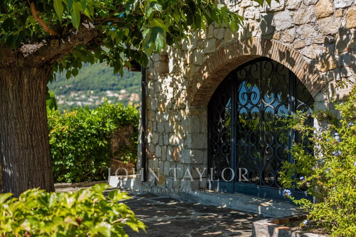 Luxury House for sale in Châteauneuf-Grasse, 2 290 000 €, Photo 4