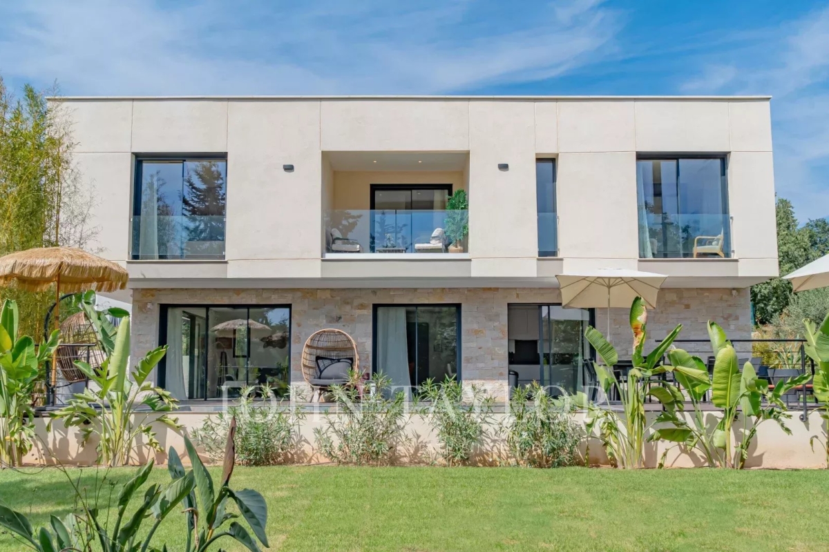 Maison de luxe à louer à Mougins, 10 850 €, Photo 1