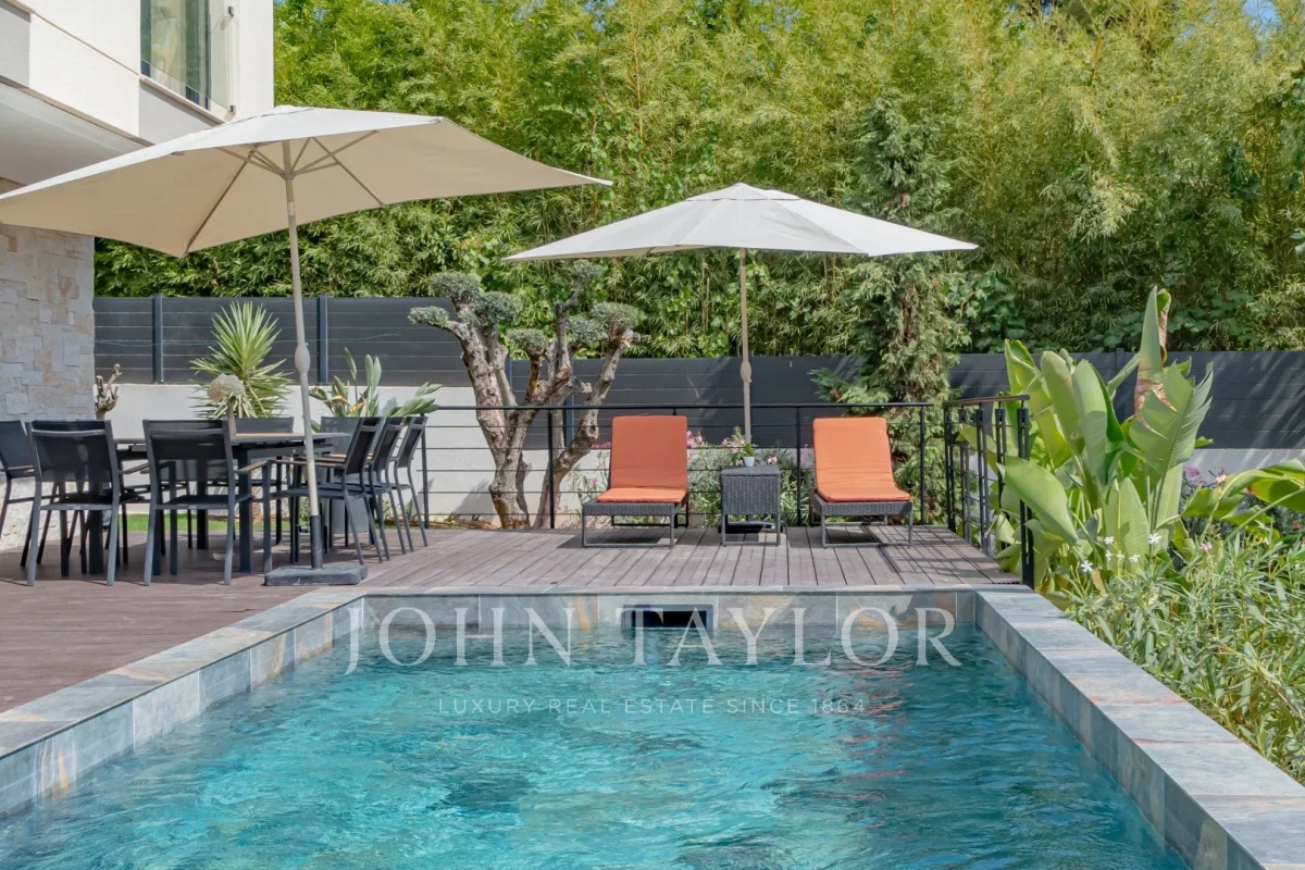 Maison de luxe à louer à Mougins, 10 850 €, Photo 5