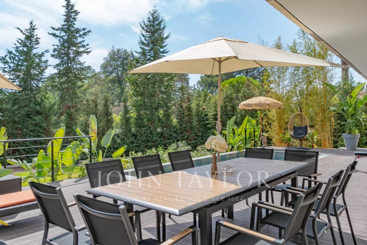 Maison de luxe à louer à Mougins, 10 850 €, Photo 7