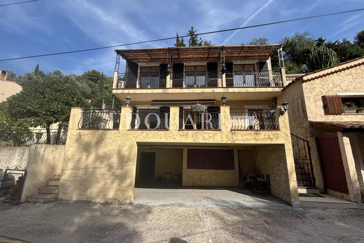 Maison de luxe à vendre à Menton, 750 000 €, Photo 1