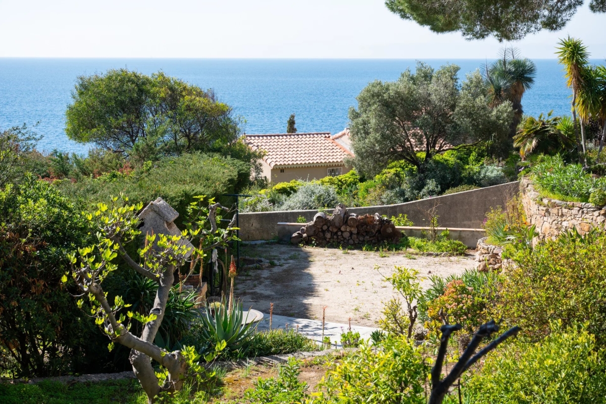 Luxury House for sale in Carqueiranne, 1 495 000 €, Photo 3