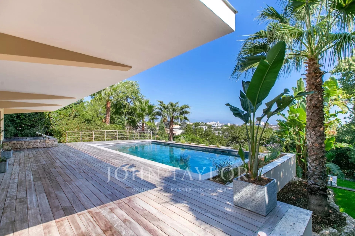 Maison de luxe à vendre à Antibes, 3 990 000 €, Photo 1