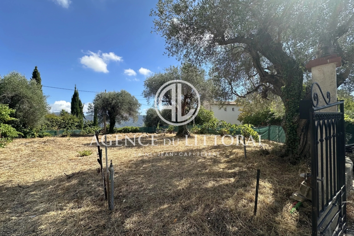 Maison de luxe à louer à Tourrette-Levens, 1 330 €, Photo 2