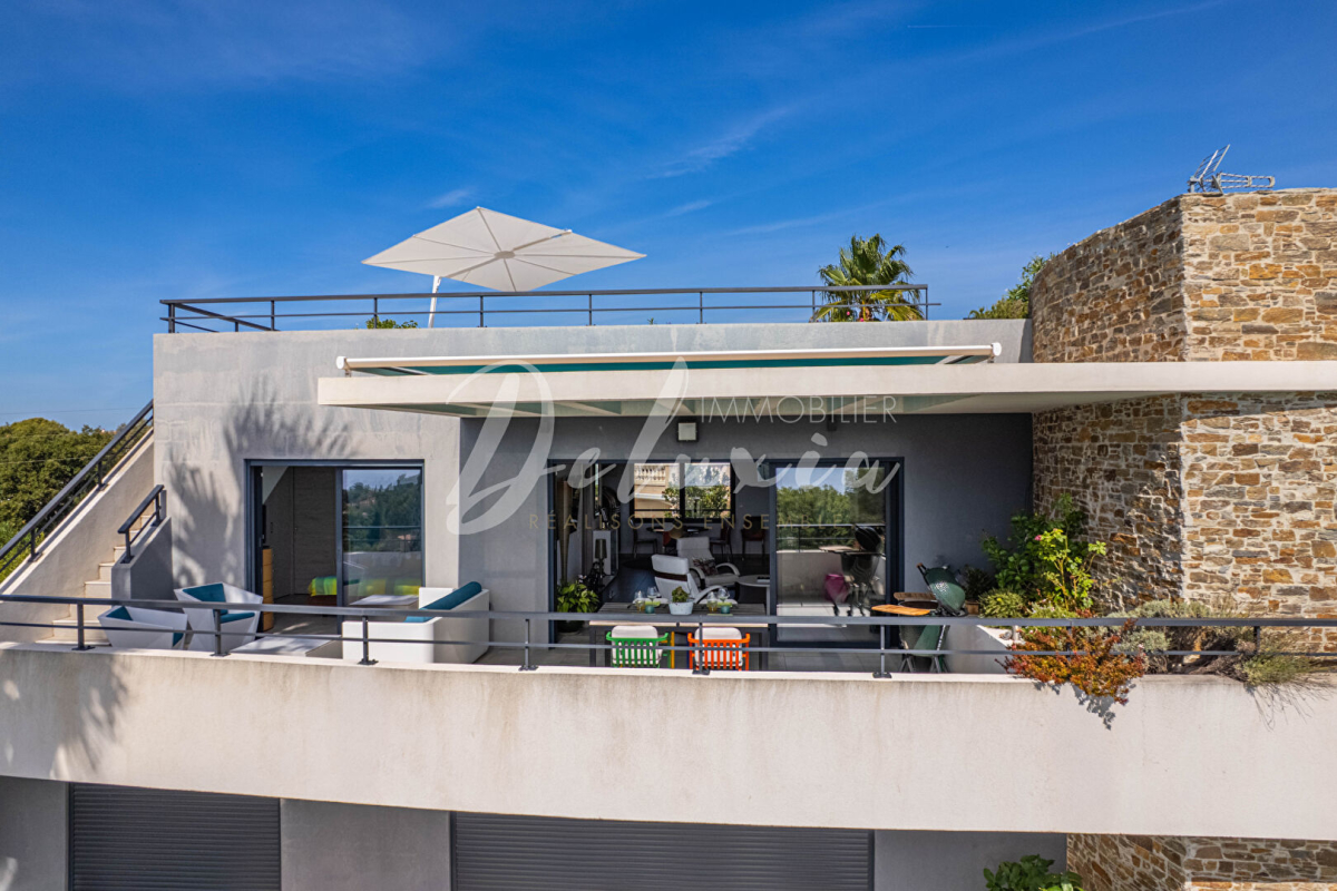 Luxury Apartment for sale in Saint-Raphaël, 1 390 000 €, Photo 3