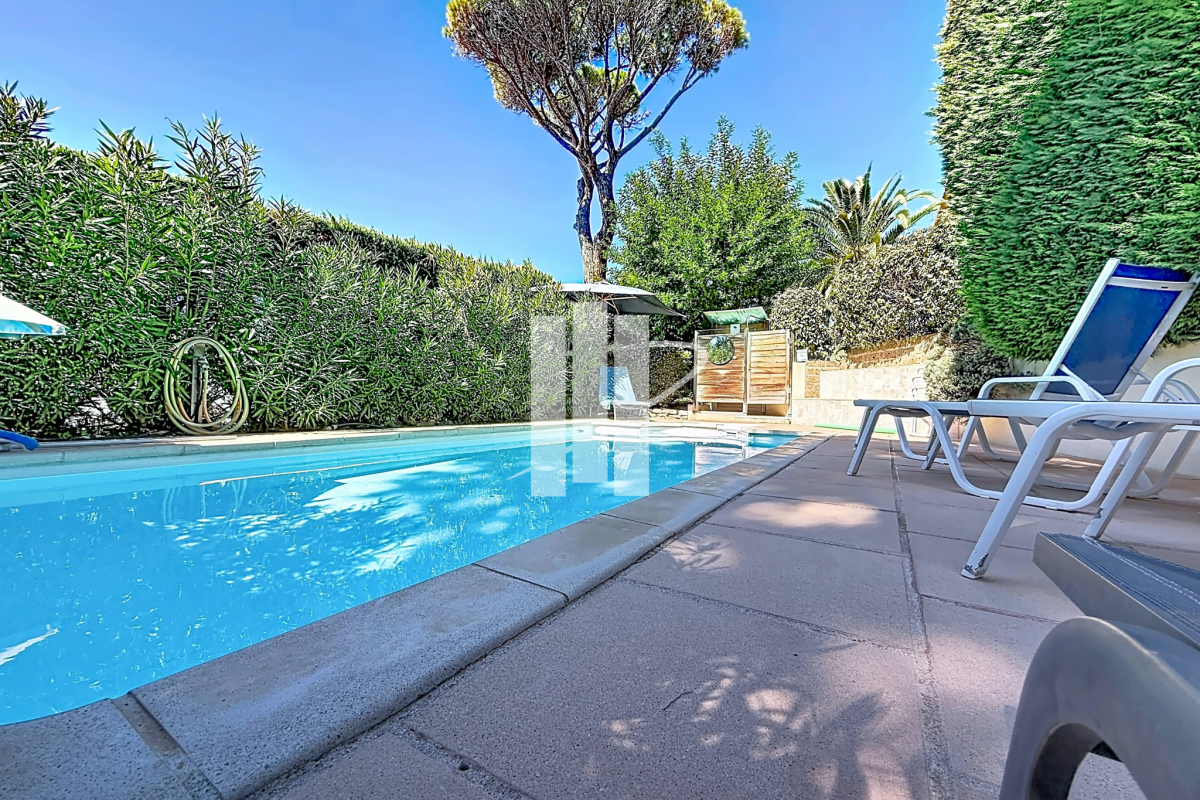Maison de luxe à vendre à Saint-Raphaël, 978 000 €, Photo 3