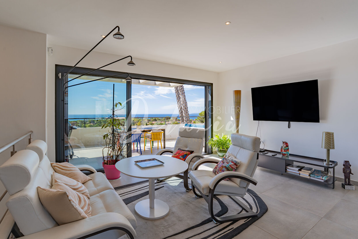 Luxury Apartment for sale in Saint-Raphaël, 1 390 000 €, Photo 4