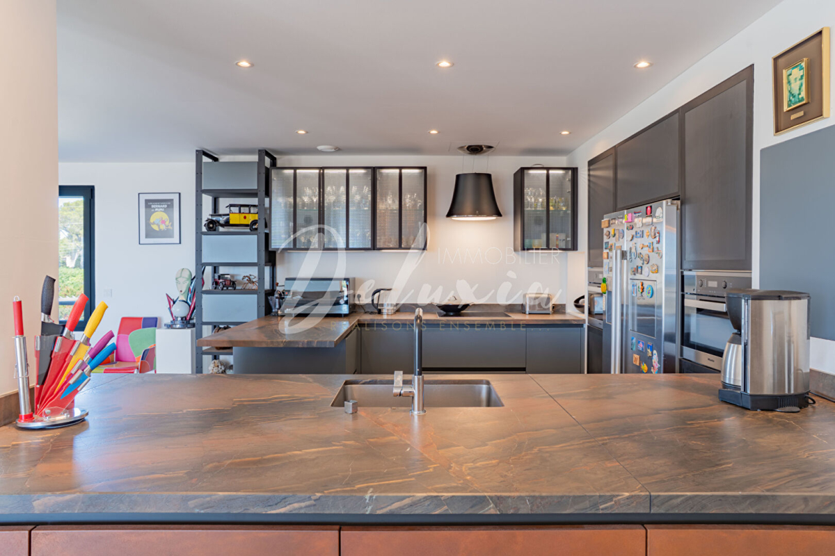 Luxury Apartment for sale in Saint-Raphaël, 1 390 000 €, Photo 7