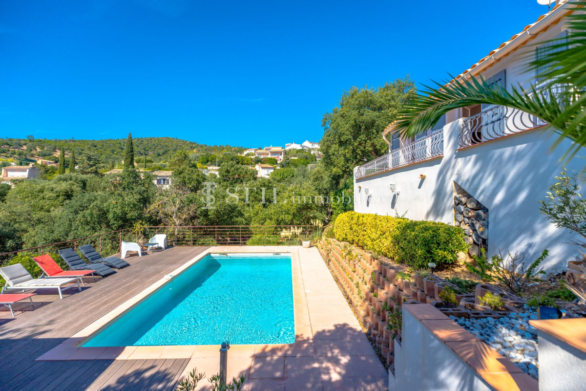 Maison de luxe à vendre à Les Issambres, 840 000 €, Photo 1