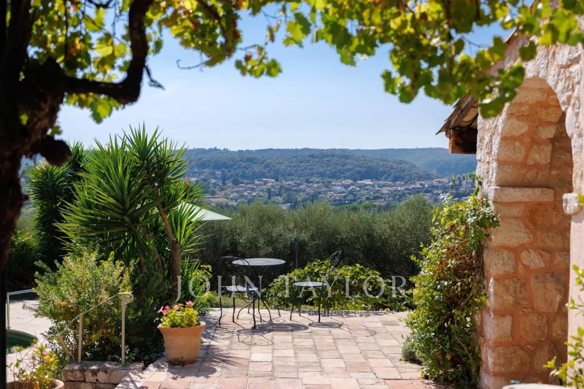 Luxury House for sale in Saint-Paul-de-Vence, 2 590 000 €, Photo 3