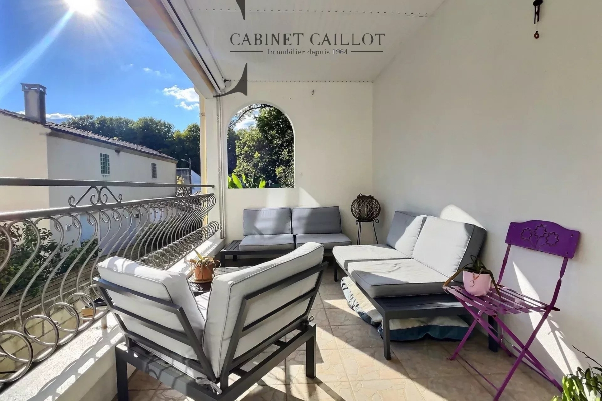 Maison de luxe à vendre à Saintes, 450 000 €, Photo 1
