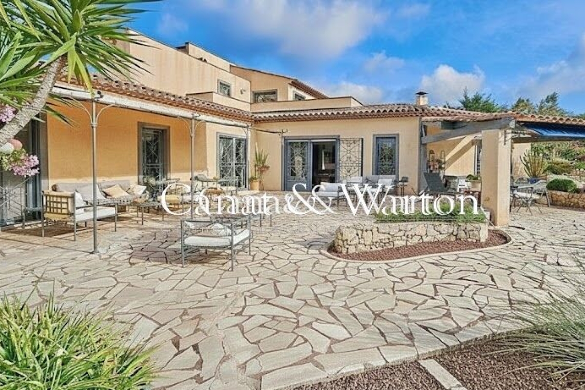 Maison de luxe à vendre à Saint-Raphaël, 1 250 000 €, Photo 1