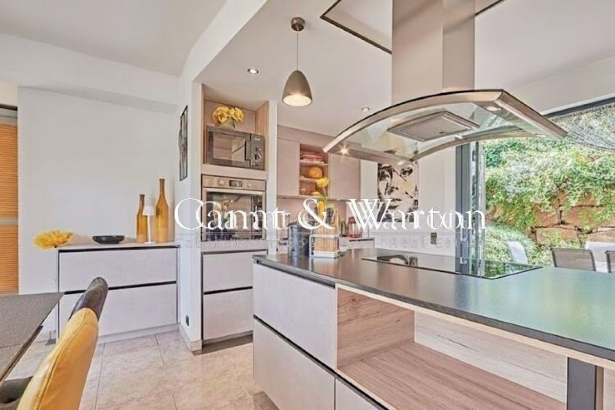 Maison de luxe à vendre à Saint-Raphaël, 1 250 000 €, Photo 2