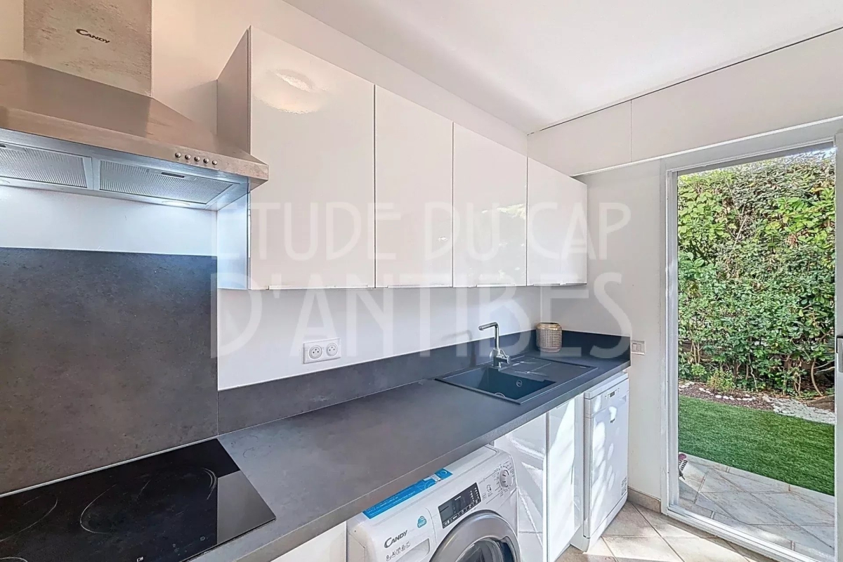 Luxury Apartment for sale in Antibes, 870 000 €, Photo 4