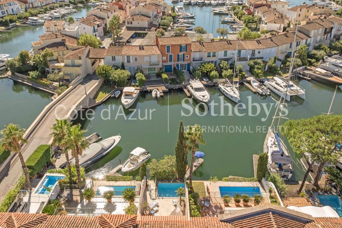 Luxury House for sale in Port Grimaud, 1 980 000 €, Photo 1