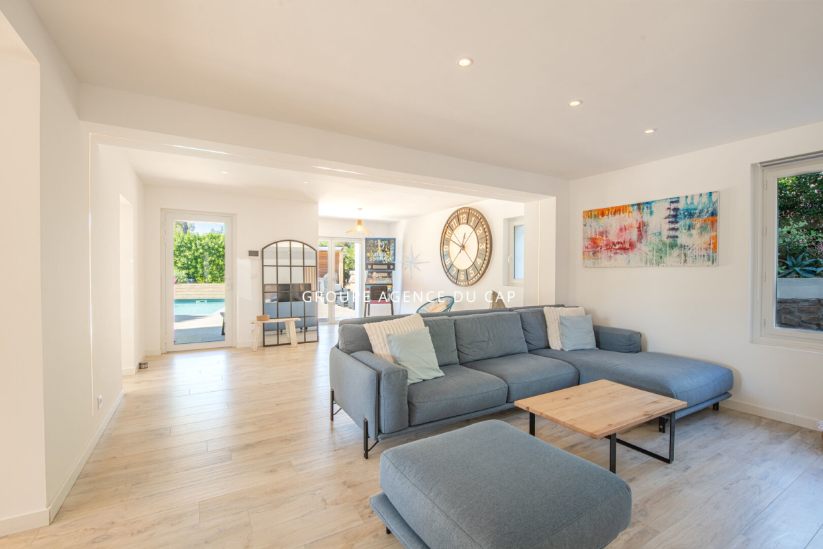 Luxury House for sale in Saint-Raphaël, 1 100 000 €, Photo 2