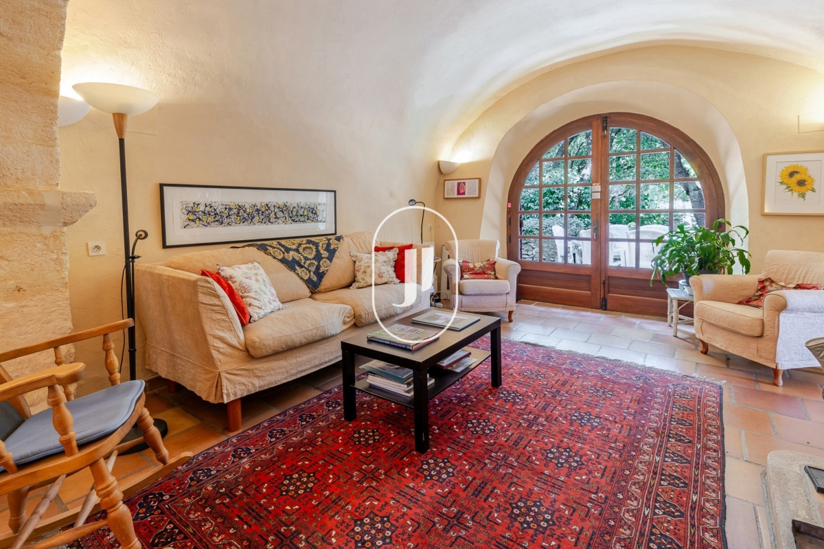 Maison de luxe à vendre à Lacoste, 680 000 €, Photo 4