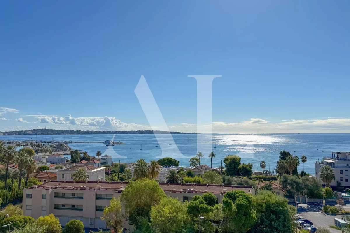 Appartement de luxe à vendre à Le Golfe Juan, 829 000 €, Photo 2