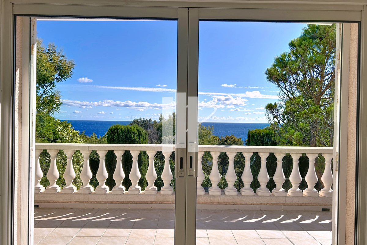 Maison de luxe à vendre à Saint-Raphaël, 799 000 €, Photo 3