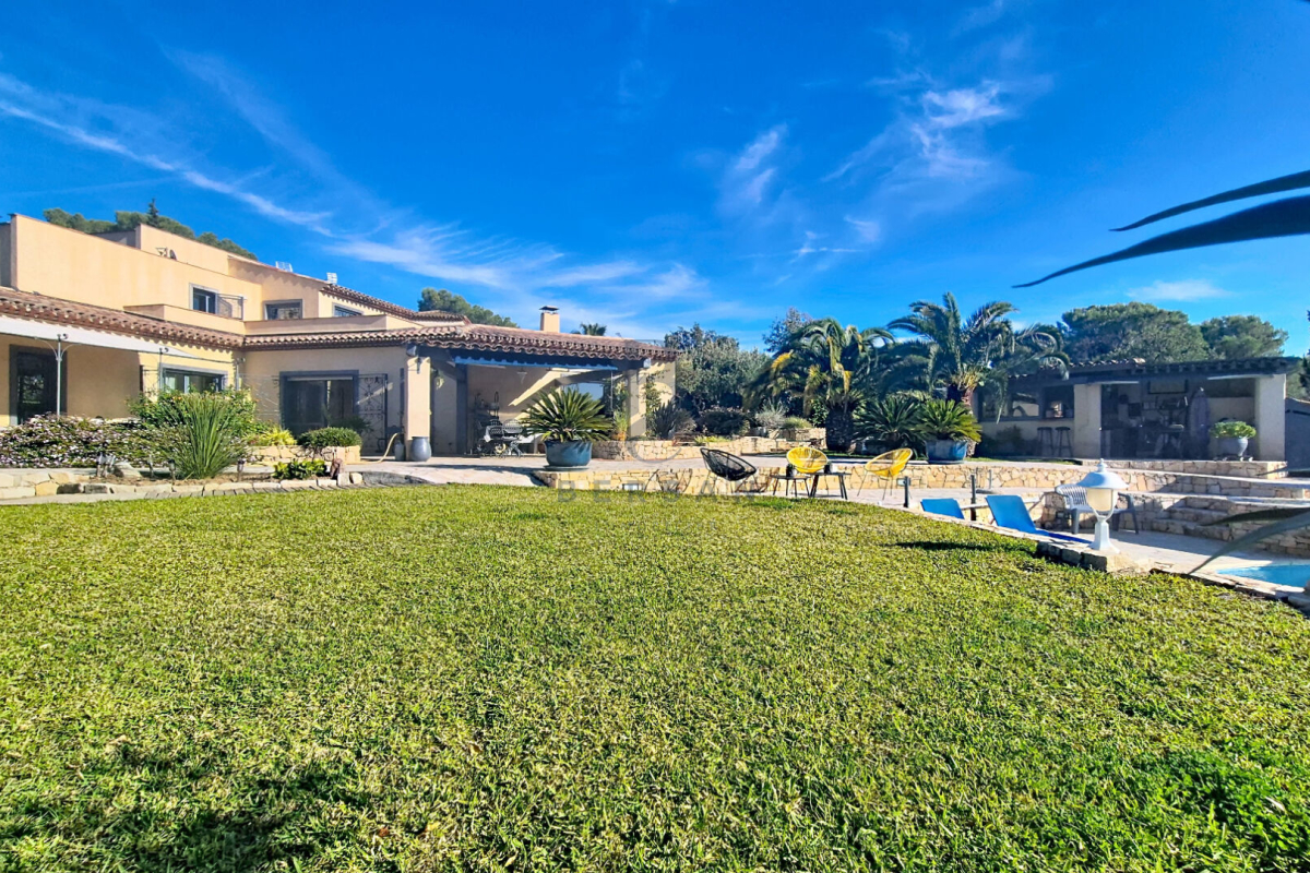 Maison de luxe à vendre à Saint-Raphaël, 1 145 000 €, Photo 3