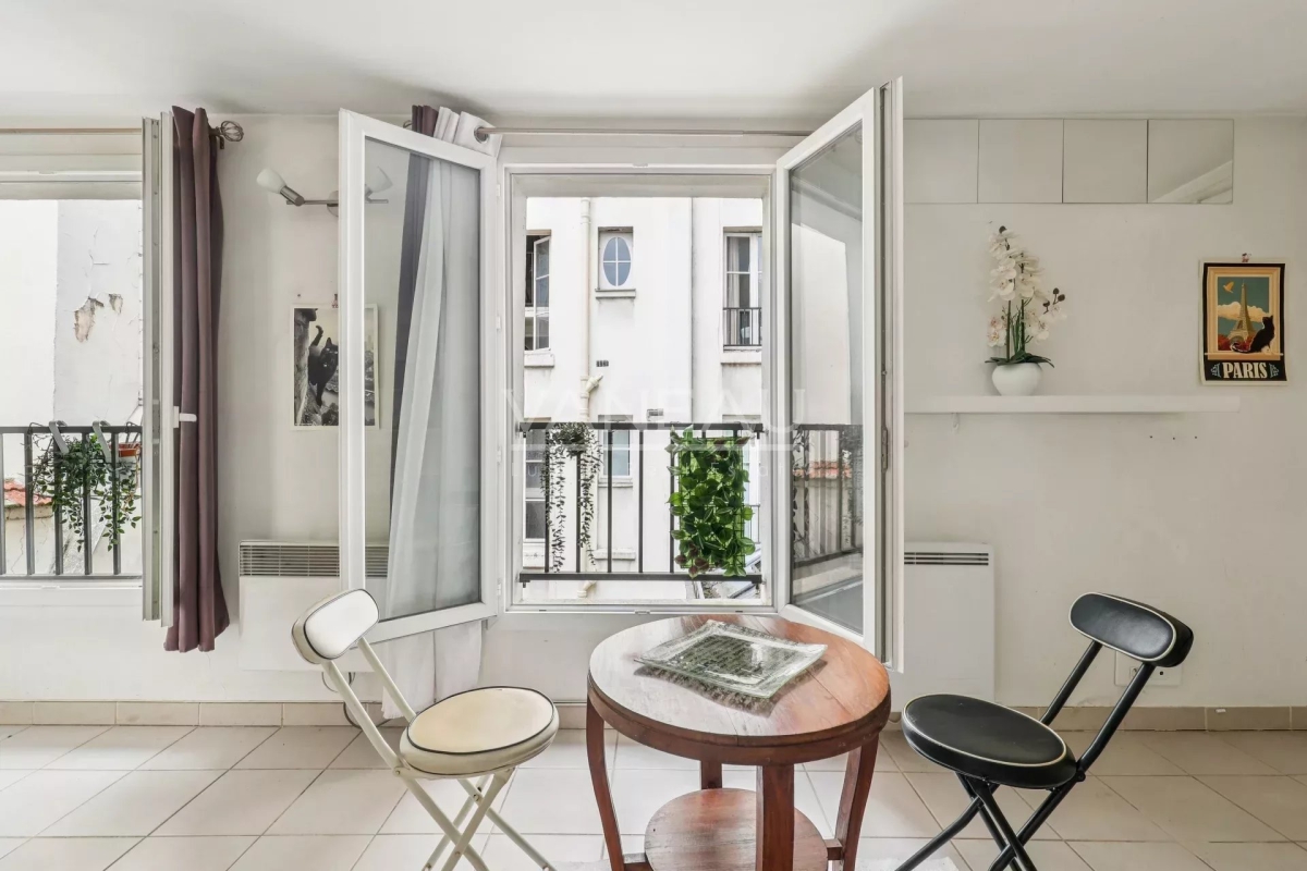Luxury Apartment for sale in Paris 7Ème, 409 000 €, Photo 1