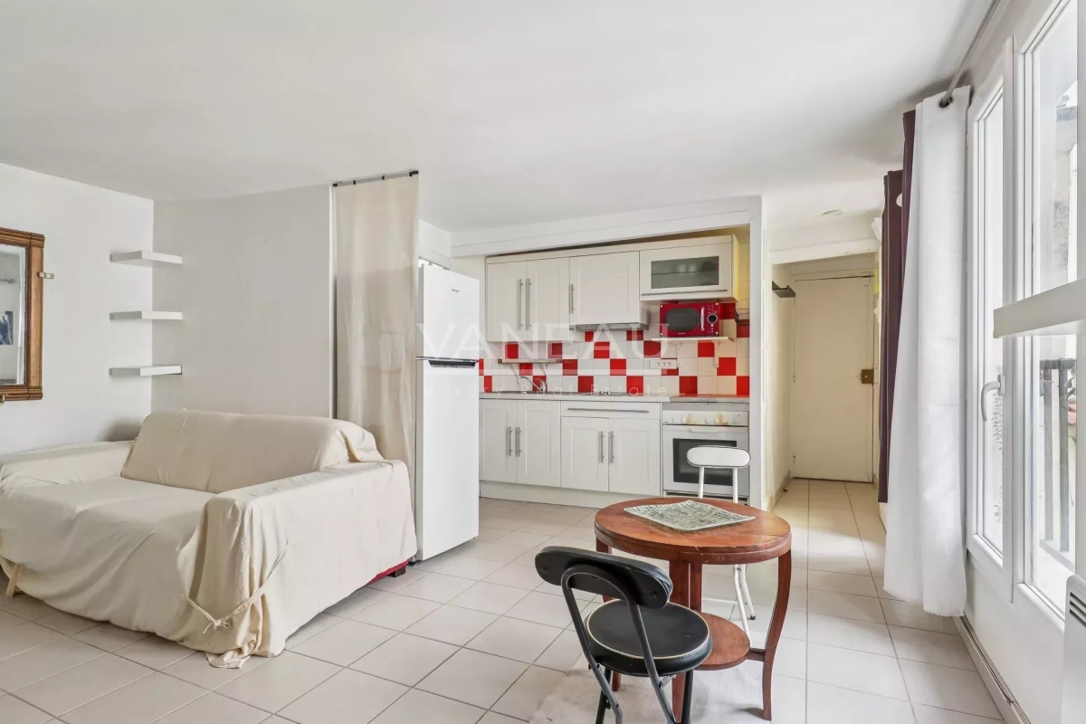 Luxury Apartment for sale in Paris 7Ème, 409 000 €, Photo 2