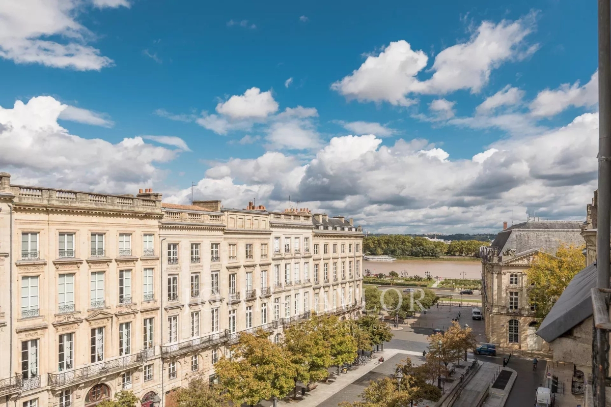Luxury Apartment for sale in Bordeaux, 790 000 €, Photo 3