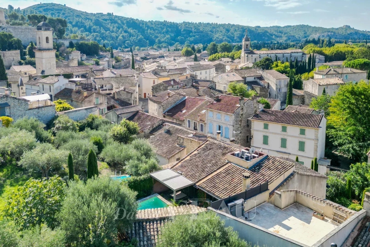 Maison de luxe à vendre à Boulbon, 740 000 €, Photo 1