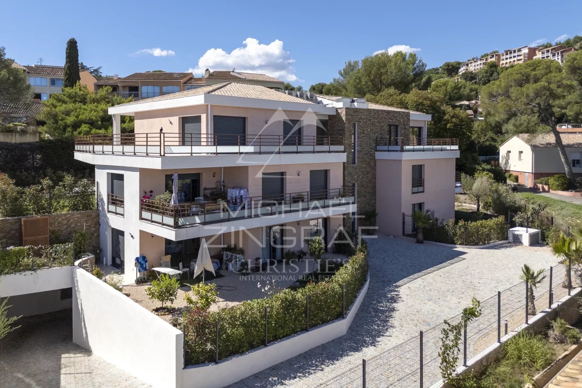 Luxury Apartment for sale in Saint-Raphaël, 725 000 €, Photo 1