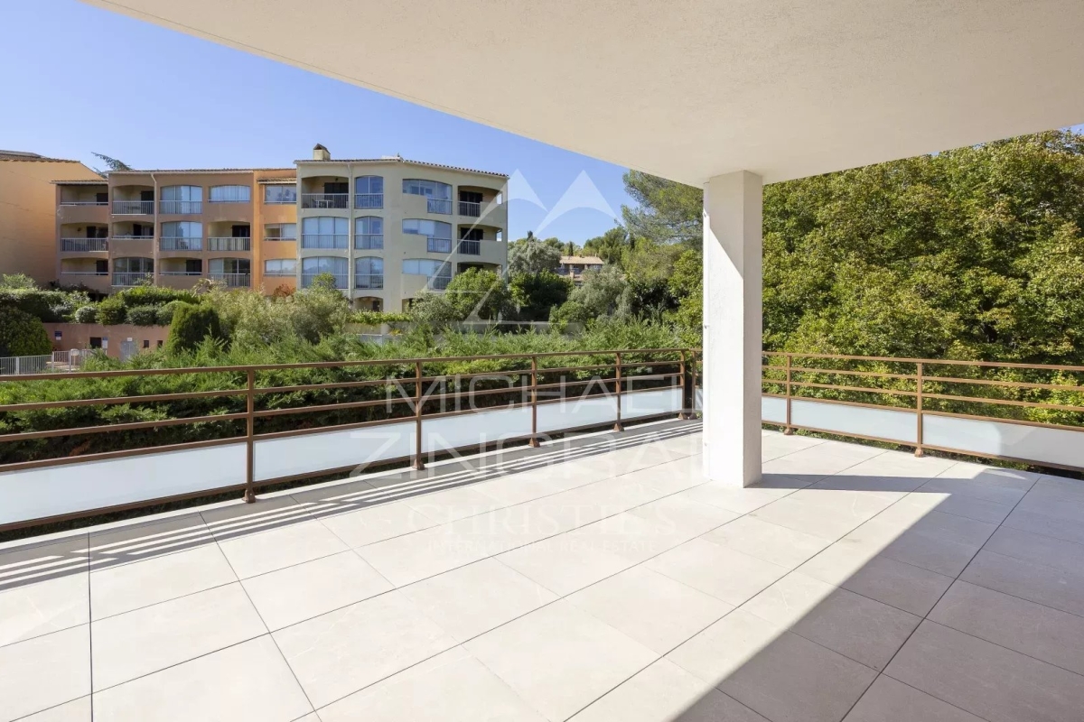 Luxury Apartment for sale in Saint-Raphaël, 736 000 €, Photo 3