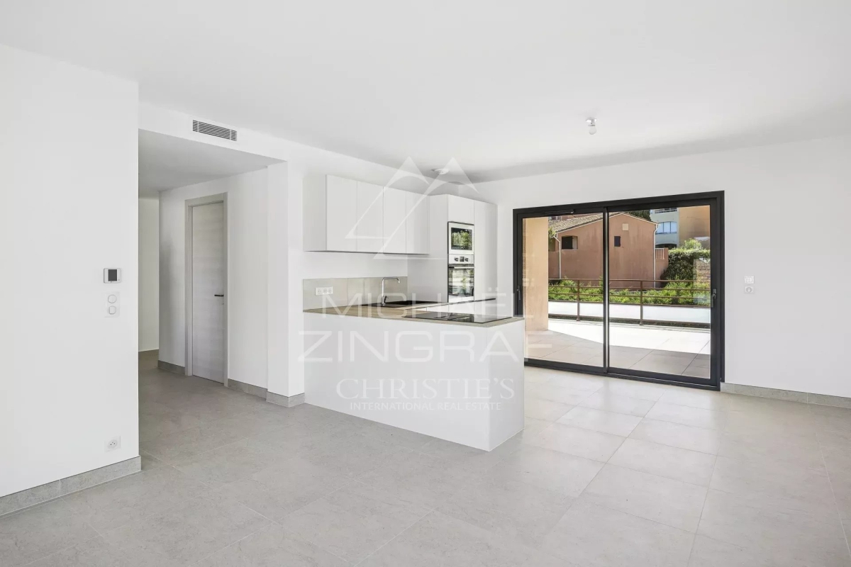 Luxury Apartment for sale in Saint-Raphaël, 736 000 €, Photo 5