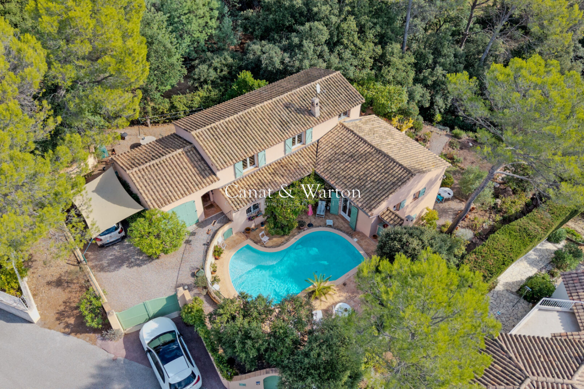 Maison de luxe à vendre à Saint-Raphaël, 849 000 €, Photo 1