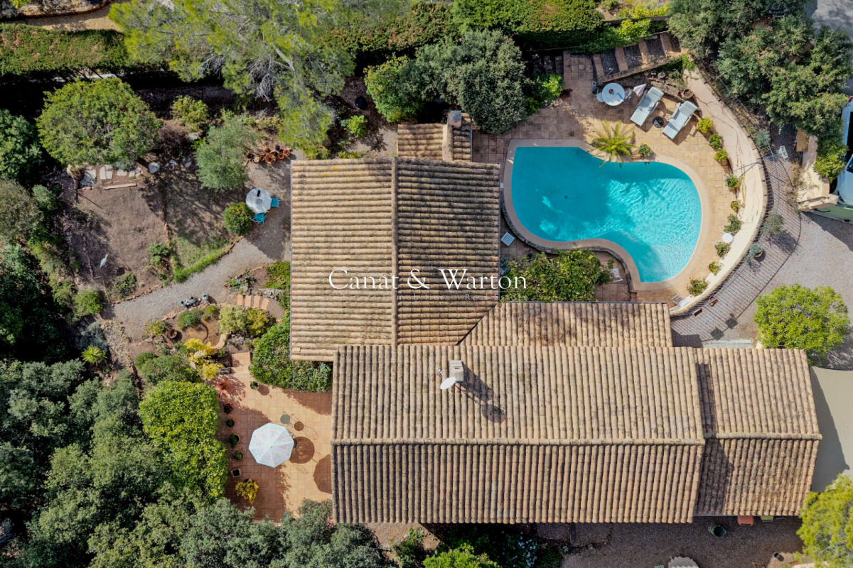 Maison de luxe à vendre à Saint-Raphaël, 849 000 €, Photo 2