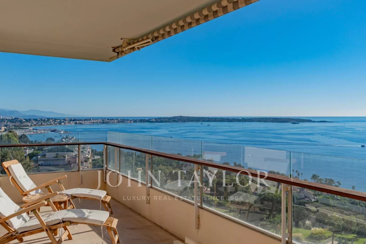 Luxury Apartment for sale in Vallauris, 1 590 000 €, Photo 1