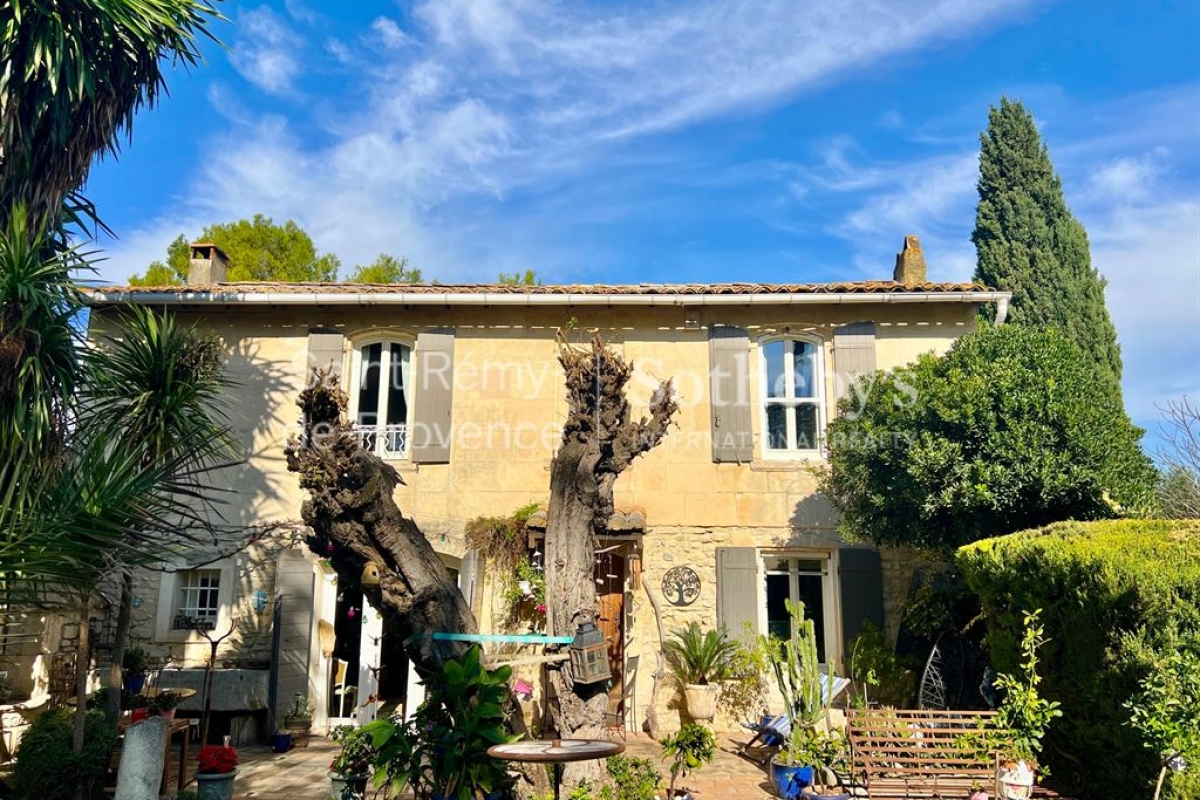 Maison de luxe à vendre à Boulbon, 1 500 000 €, Photo 1