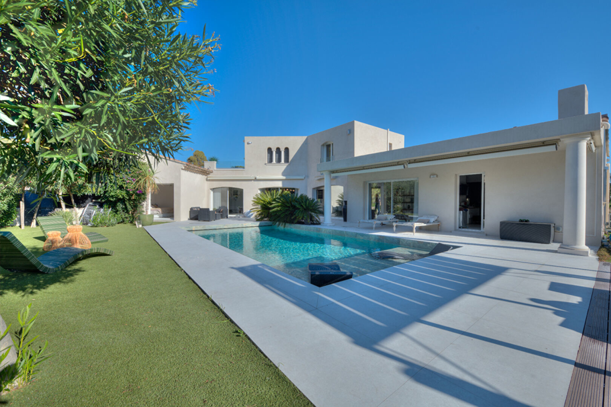 Luxury House for sale in Saint-Raphaël, 1 890 000 €, Photo 2