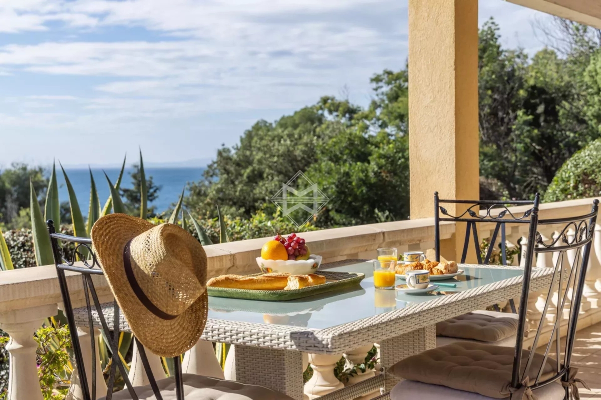 Maison de luxe à vendre à Agay, 925 000 €, Photo 2