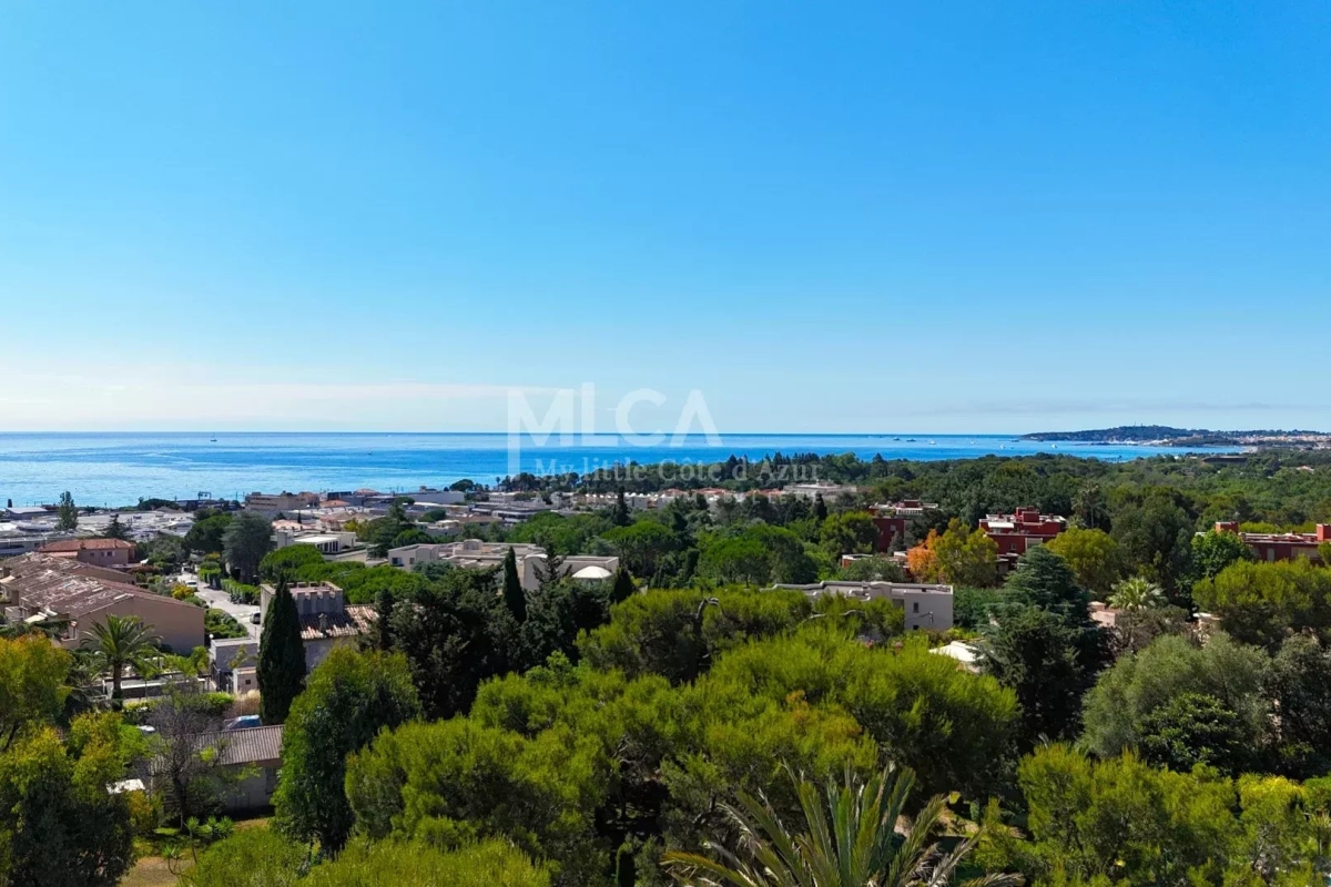 Luxury Apartment for sale in Villeneuve-Loubet, 695 000 €, Photo 1