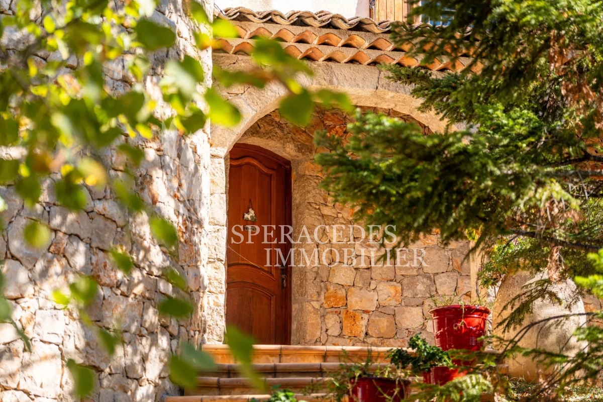 Maison de luxe à vendre à Saint-Cézaire-sur-Siagne, 790 000 €, Photo 2