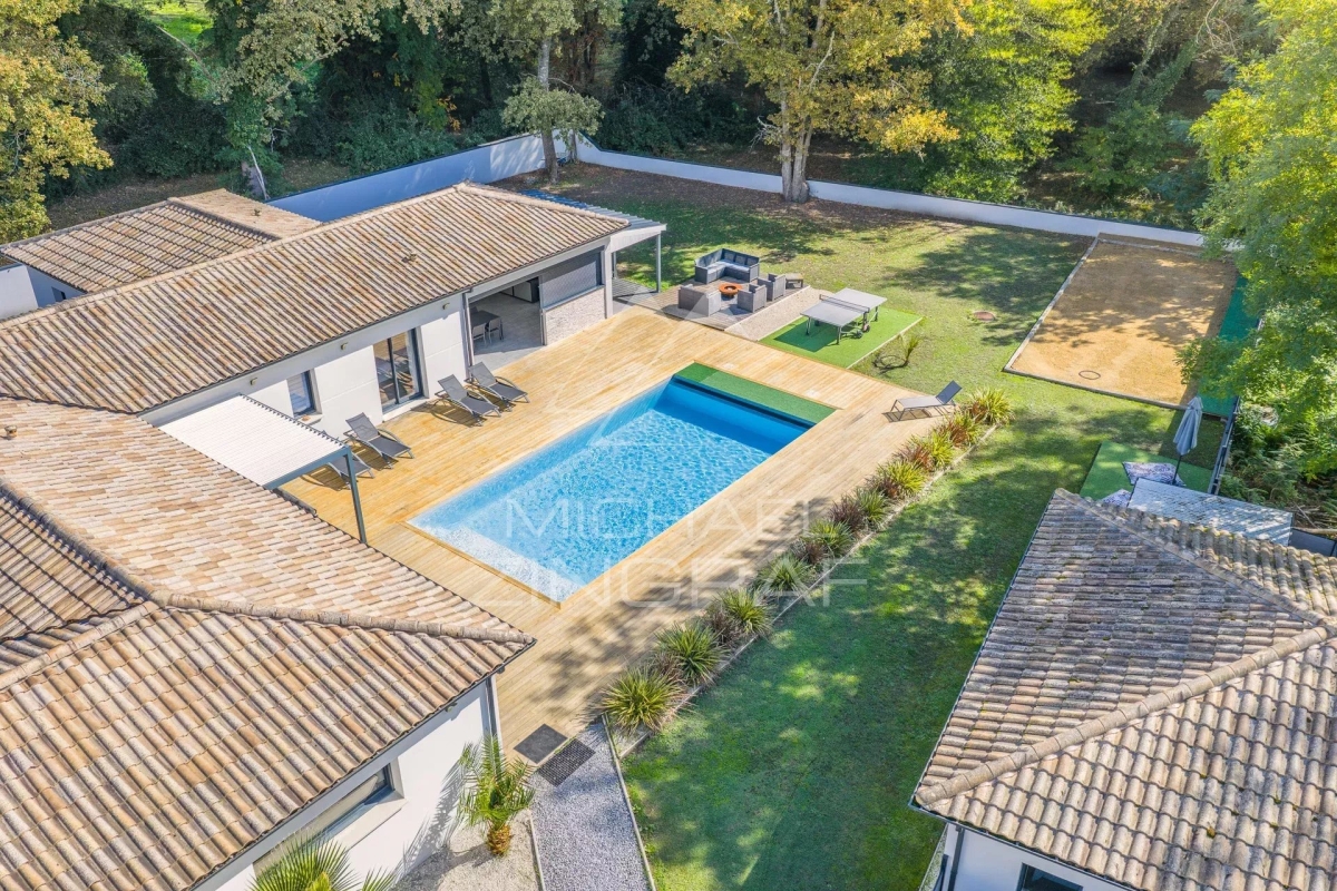 Maison de luxe à vendre à Salles, 1 150 000 €, Photo 1